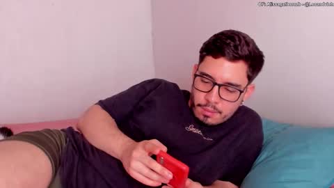 Snapshot of leoandviolet chatting on 10/17/25, 04:31 Carlos Alissa. Help us to reach 100 likes online show from 10/17/25, 04:31