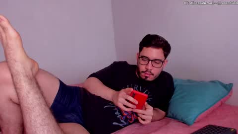 Snapshot of leoandviolet chatting on 10/25/25, 04:57 Carlos Alissa. Help us to reach 100 likes online show from 10/25/25, 04:57