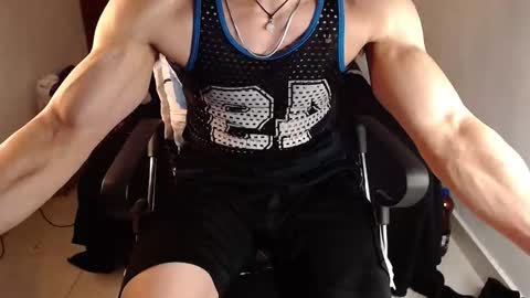 Snapshot of leobardostik chatting on 11/24/25, 02:22 leo online show from 11/24/25, 02:22