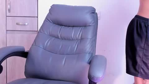 Snapshot of leohard_ chatting on 01/05/26, 05:27 leohard_ online show from 01/05/26, 05:27