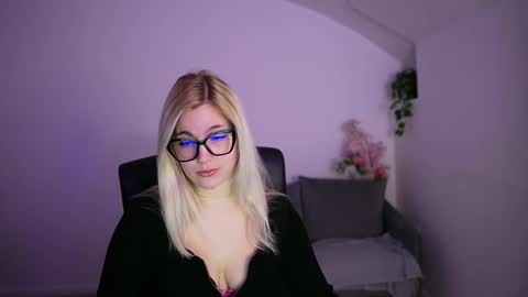 leokitty  online show from 03/22/26, 02:09