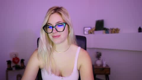 leokitty  online show from 04/03/26, 08:23