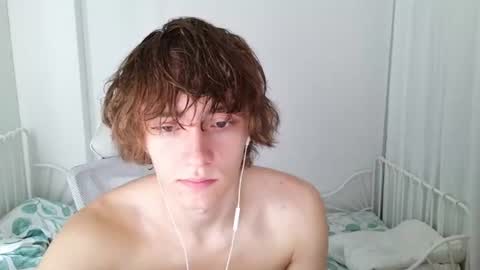 Snapshot of leon_heart666 chatting on 06/13/26, 01:47 Leon online show from 06/13/26, 01:47