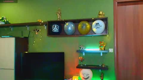 Snapshot of leona_tracie chatting on 02/28/26, 12:06 Leona tracie online show from 02/28/26, 12:06