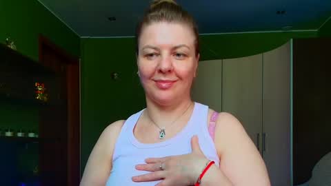 Leona tracie online show from 05/22/26, 08:21