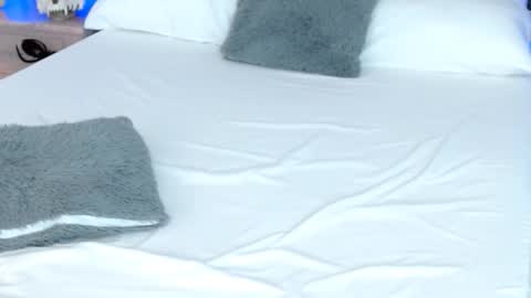 LUCY online show from 10/16/25, 08:32