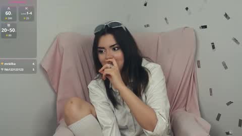 Mia online show from 09/09/25, 09:14