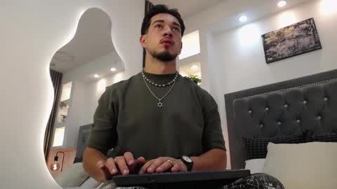 Snapshot of leonardfoxx chatting on 04/04/26, 12:46 leonardo online show from 04/04/26, 12:46