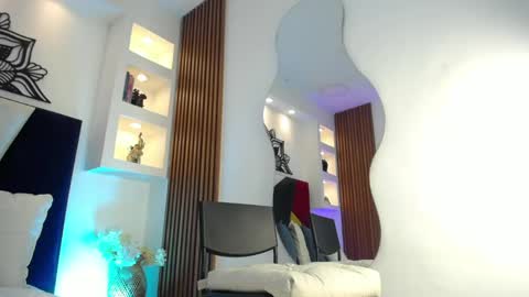 Snapshot of leonardfoxx chatting on 04/12/26, 12:32 leonardo online show from 04/12/26, 12:32