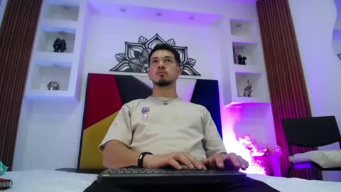 Snapshot of leonardfoxx chatting on 04/13/26, 12:32 leonardo online show from 04/13/26, 12:32