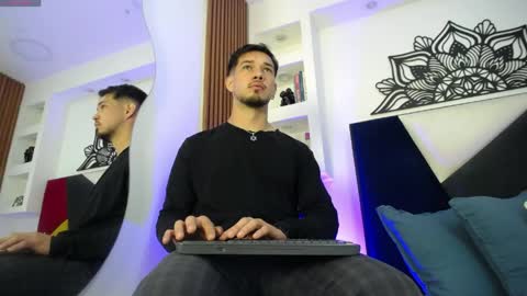 Snapshot of leonardfoxx chatting on 04/15/26, 12:34 leonardo online show from 04/15/26, 12:34