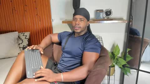 Leandro jones online show from 11/05/25, 12:10