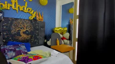 Snapshot of leondevereda_ chatting on 02/19/25, 09:03 Len online show from 02/19/25, 09:03