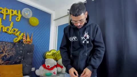 Snapshot of leondevereda_ chatting on 02/21/25, 04:07 Len online show from 02/21/25, 04:07