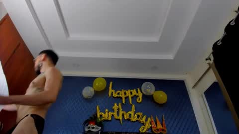 Snapshot of leondevereda_ chatting on 02/22/25, 10:52 Len online show from 02/22/25, 10:52