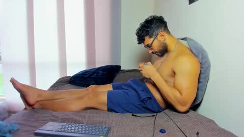 Snapshot of leondevereda_ chatting on 11/06/25, 05:03 Len online show from 11/06/25, 05:03