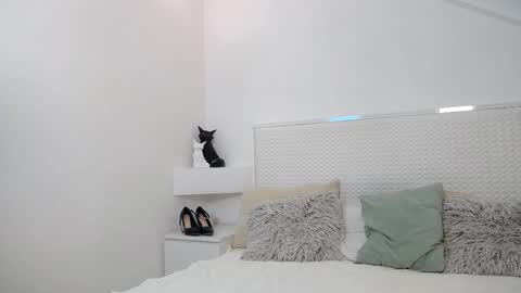 Leone Noir online show from 01/17/26, 07:57