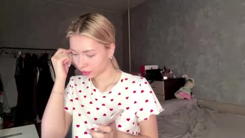 Eva online show from 04/14/26, 06:30