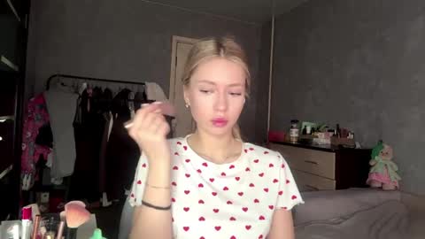 Eva online show from 04/15/26, 06:31