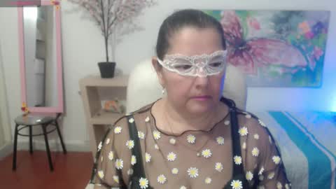 leonela   online show from 02/21/25, 01:44