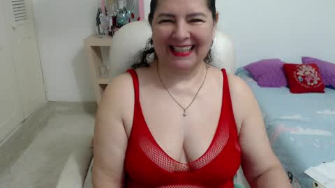 leonela   online show from 04/01/26, 01:17