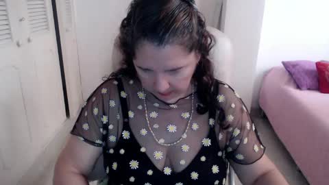 leonela   online show from 05/02/26, 01:05