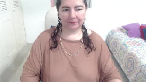 leonela   online show from 05/09/26, 01:44