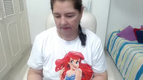 leonela   online show from 05/26/26, 02:07