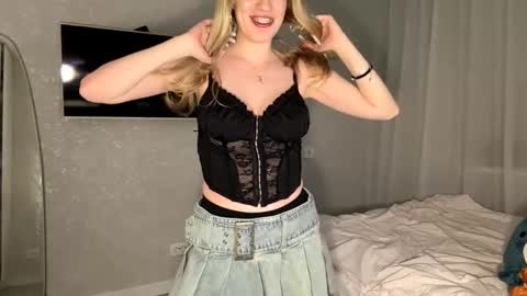 Snapshot of leonormcelyea chatting on 02/27/26, 04:18 Eve online show from 02/27/26, 04:18