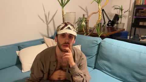 Leon online show from 02/01/25, 12:18