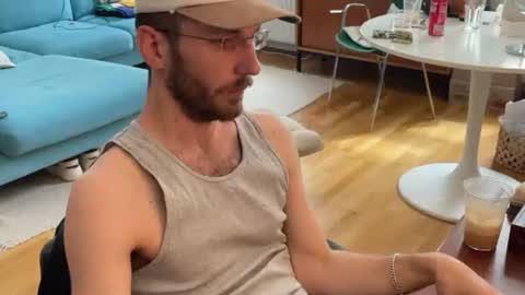 Leon online show from 07/07/26, 08:29