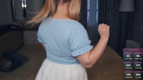 Hello everyone Im Lora Its my first day Were going to have fun together online show from 10/16/25, 05:08