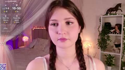 Nicole Moore online show from 12/19/25, 03:41