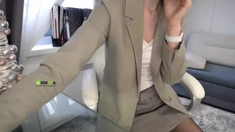 Snapshot of leraooook chatting on 12/04/25, 11:19 Lera online show from 12/04/25, 11:19