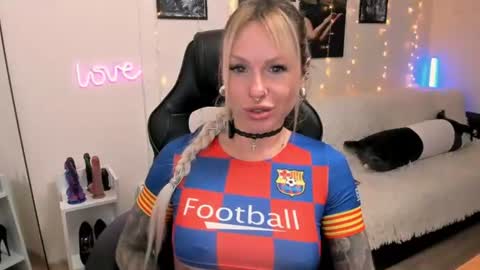 Lerika Moore online show from 06/11/26, 08:18