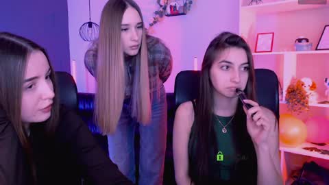 leslie_bird online show from 04/07/26, 09:10