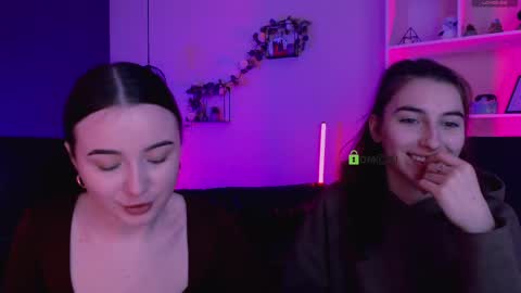 leslie_bird online show from 04/09/26, 09:04