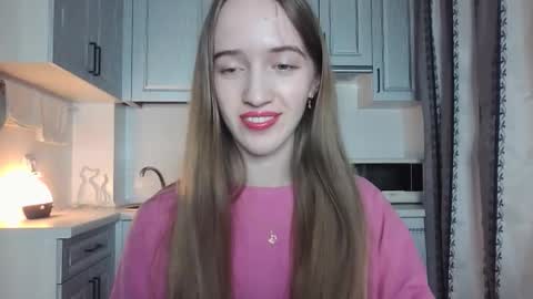 Snapshot of leslie_my_lovee chatting on 10/04/25, 08:51 LESLIE online show from 10/04/25, 08:51