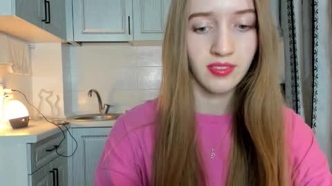 Snapshot of leslie_my_lovee chatting on 10/07/25, 07:55 LESLIE online show from 10/07/25, 07:55