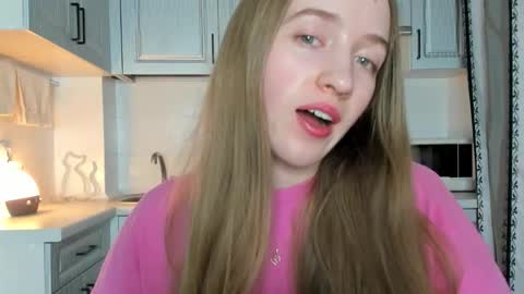 Snapshot of leslie_my_lovee chatting on 10/15/25, 09:26 LESLIE online show from 10/15/25, 09:26