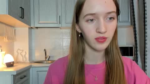 Snapshot of leslie_my_lovee chatting on 10/29/25, 08:32 LESLIE online show from 10/29/25, 08:32