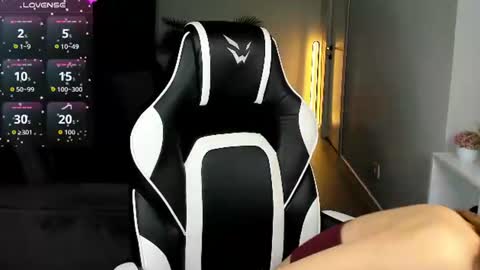 Leslie online show from 06/15/26, 01:08