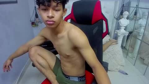 L E S L E Y  AND  D R A K O online show from 10/07/25, 06:27