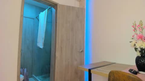 LeslieBush online show from 11/21/25, 08:18