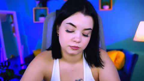 Snapshot of leslierowe chatting on 09/30/25, 05:18 LeslieRowe online show from 09/30/25, 05:18