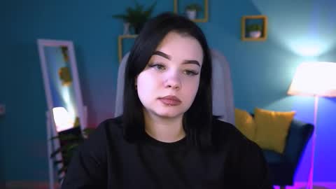 Snapshot of leslierowe chatting on 10/16/25, 04:30 LeslieRowe online show from 10/16/25, 04:30