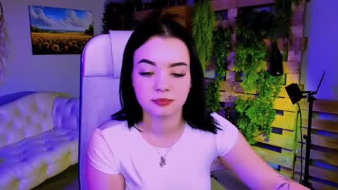 Snapshot of leslierowe chatting on 10/24/25, 05:20 LeslieRowe online show from 10/24/25, 05:20