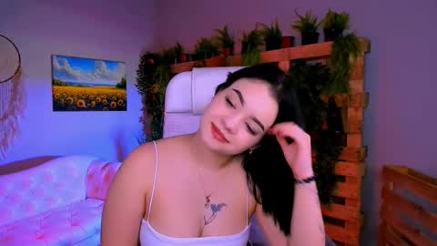 Snapshot of leslierowe chatting on 10/30/25, 05:24 LeslieRowe online show from 10/30/25, 05:24