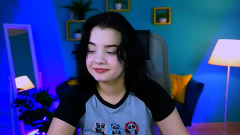 Snapshot of leslierowe chatting on 11/04/25, 08:52 LeslieRowe online show from 11/04/25, 08:52