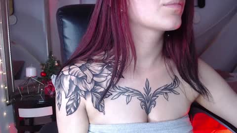 Snapshot of lessboobs_gh chatting on 12/10/24, 03:55 Less online show from 12/10/24, 03:55